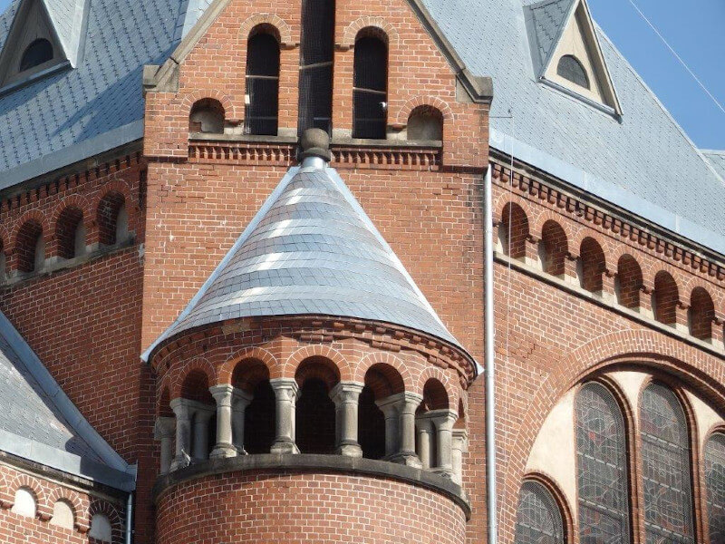Łuska dachowa bok kościoła